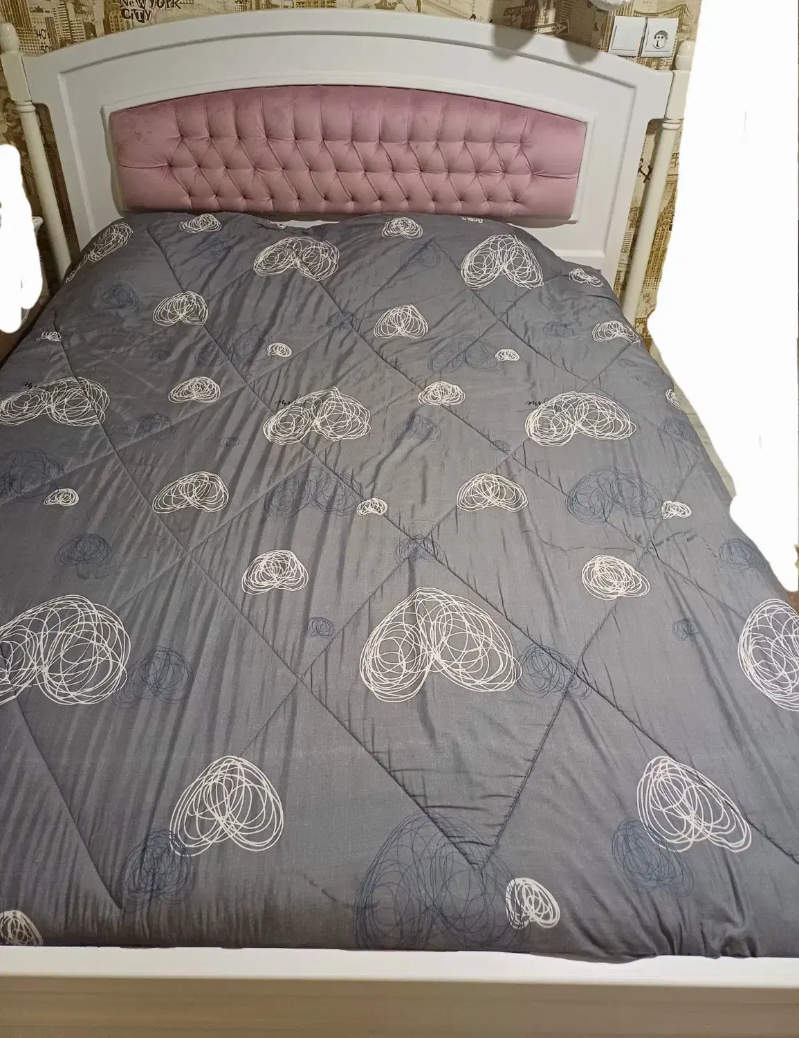 تخت دونفره  سفید|تخت و سرویس خواب|کرج, حصارک بالا|دیوار