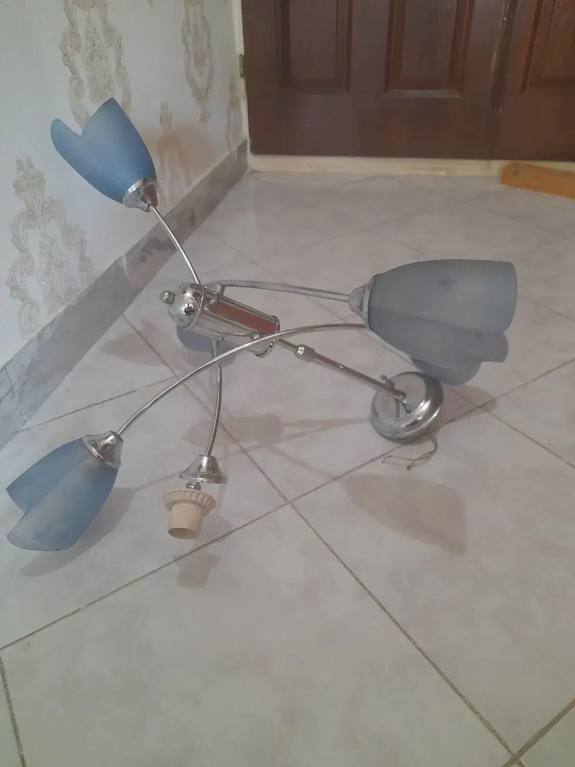 دوعدد هواکش ویک چراغ|پنکه و تصفیهکنندهٔ هوا|تبریز, |دیوار