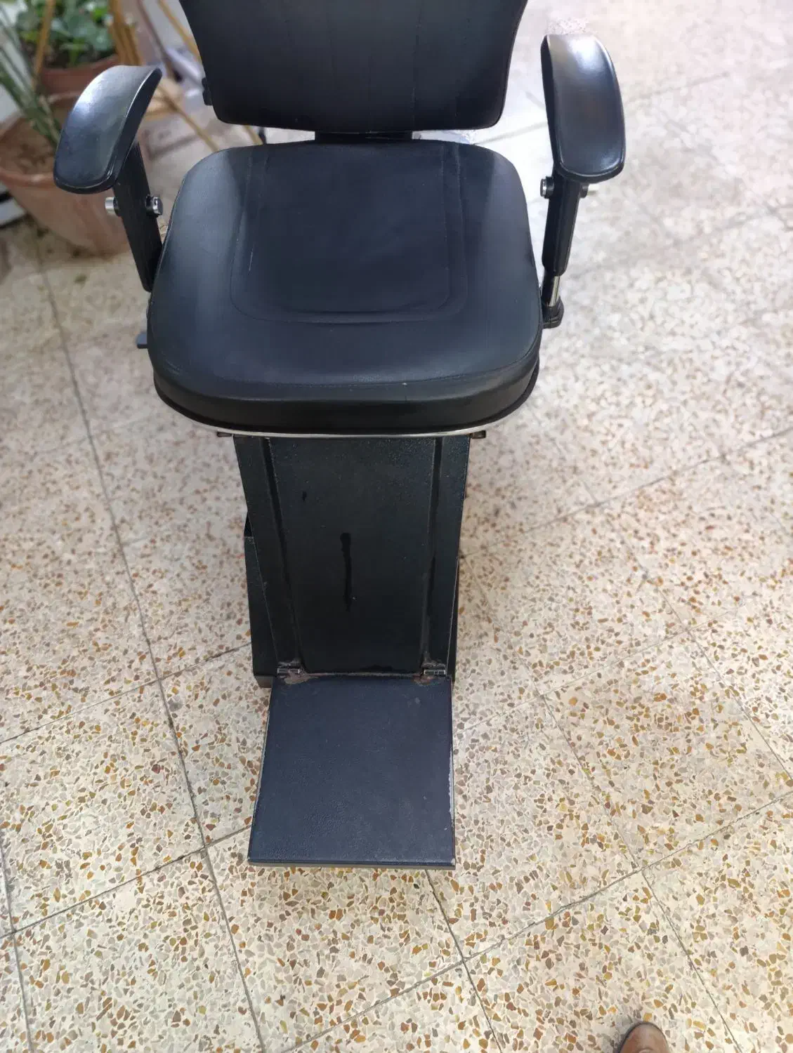 صندلی اصلاح|آرایشگاه و سالن‌های زیبایی|ارومیه, |دیوار