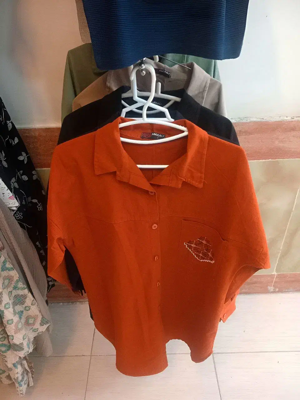 مانتو لی|لباس|تربت جام, شاد|دیوار