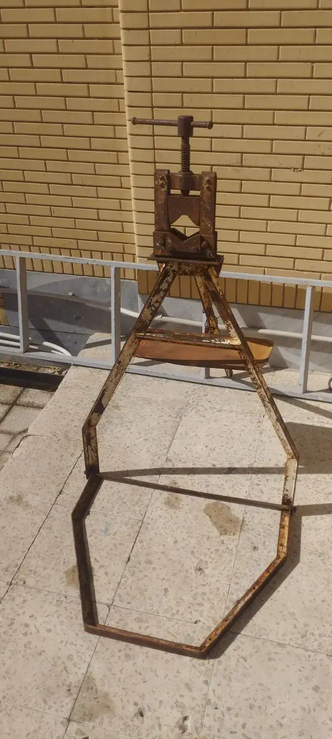 گیره لوله ۲ اینچ صحرایی|ابزارآلات|شیراز, سفیرشمالی|دیوار