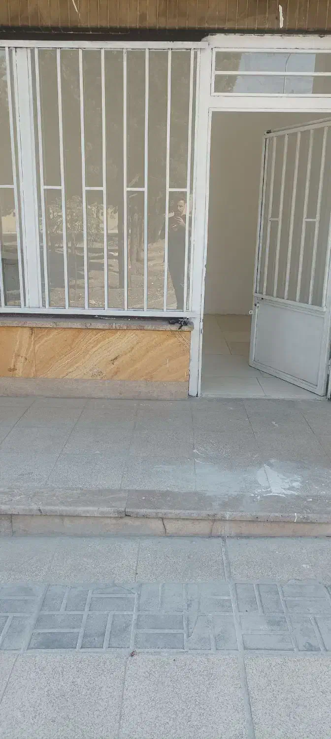 فروش مغازه۱۷متری ب۴|فروش مغازه و غرفه|فولادشهر, B4|دیوار