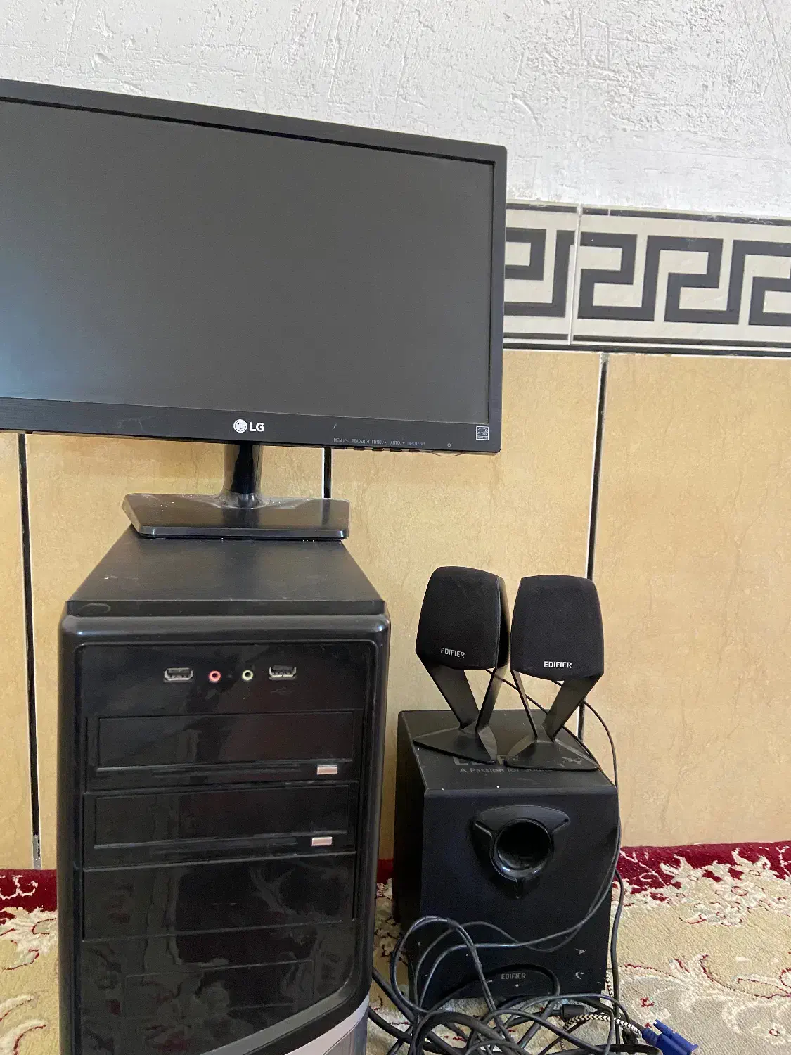 کامپیوتر خانگی|رایانه رومیزی|جنت, |دیوار