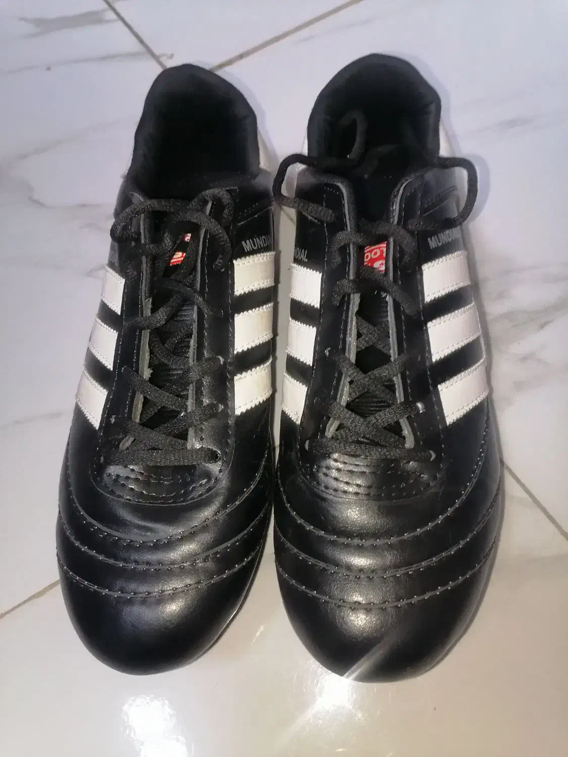 کفش فوتبال|کیف، کفش، کمربند|مریوان, |دیوار