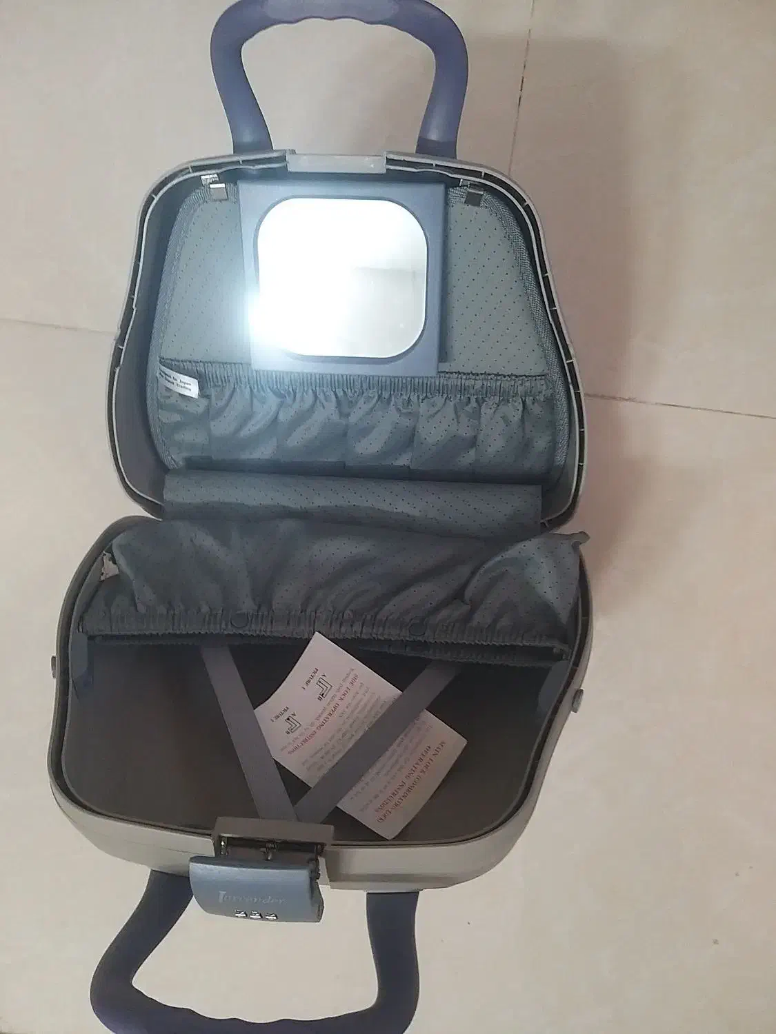 چمدان آرایشی زنانه|کیف، کفش، کمربند|کاشان, امیرکبیر|دیوار