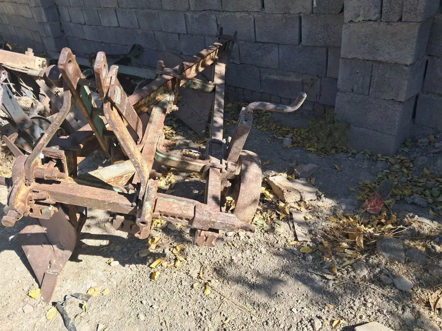 فروش گاوآهن رومانی با کنتیواتور|ماشین‌آلات صنعتی|سیلاخور, |دیوار