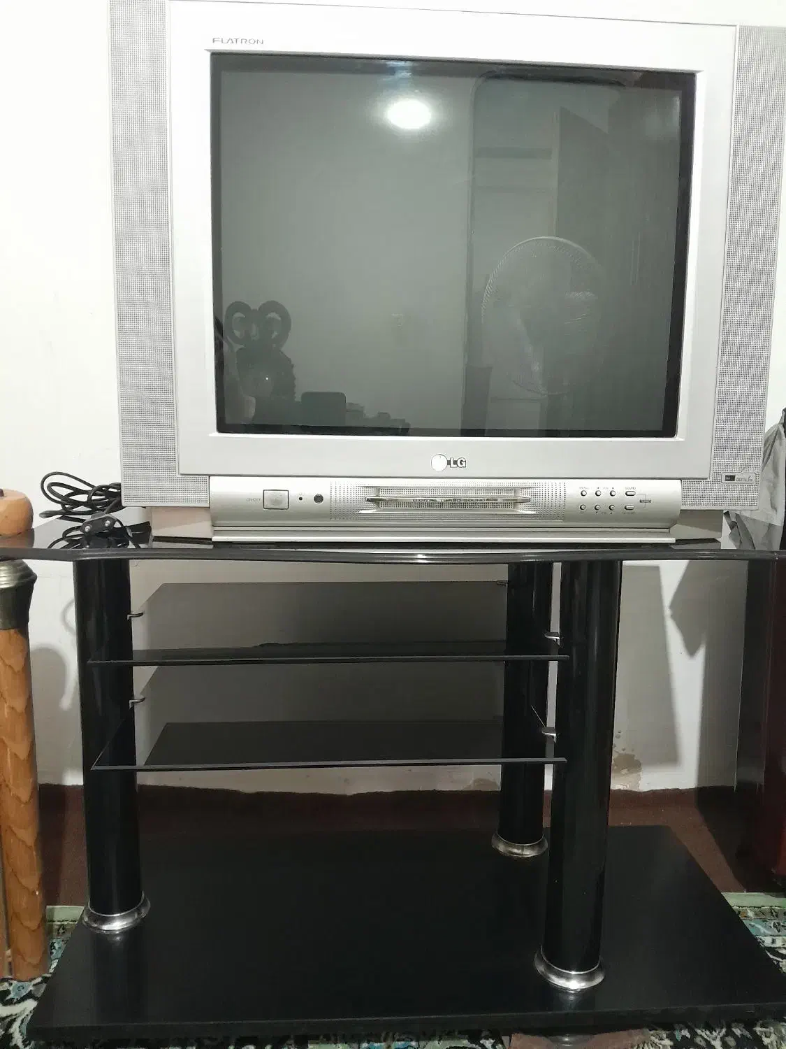 تلویزیون رنگی 24 اینچ نقره ای بامیزتلویزیون|تلویزیون و پروژکتور|ارومیه, |دیوار