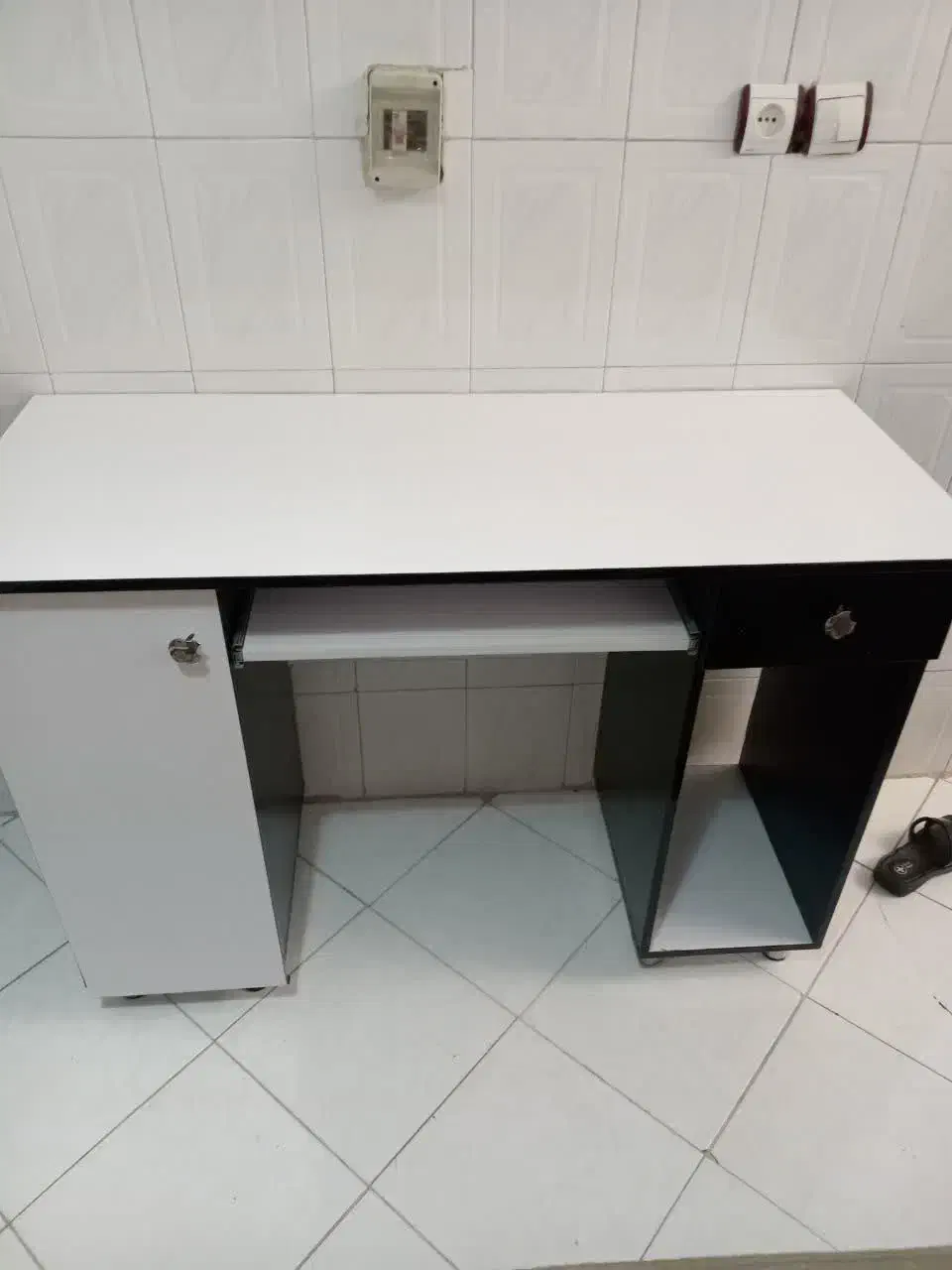 میز تحریر|میز تحریر و کامپیوتر|ملایر, |دیوار