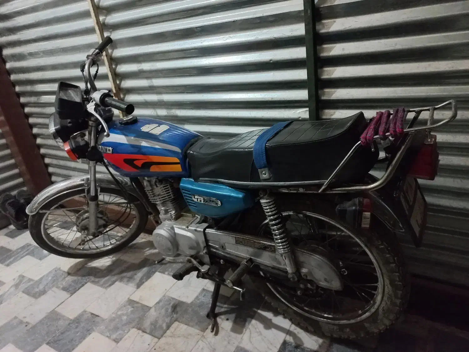 موتور|موتورسیکلت|قم, زاویه|دیوار