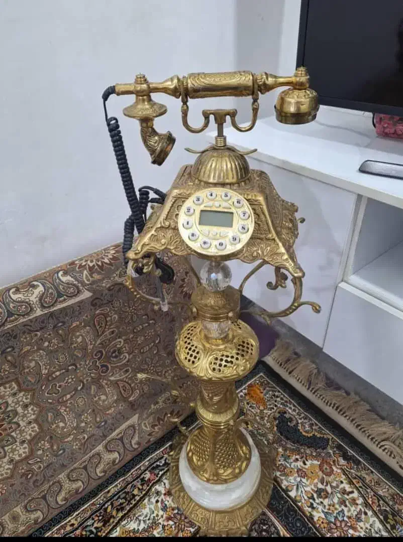 تلفن برنجی وبرنزی پایه دار وپایه سنگی|تلفن رومیزی|بندر امام خمینی, |دیوار