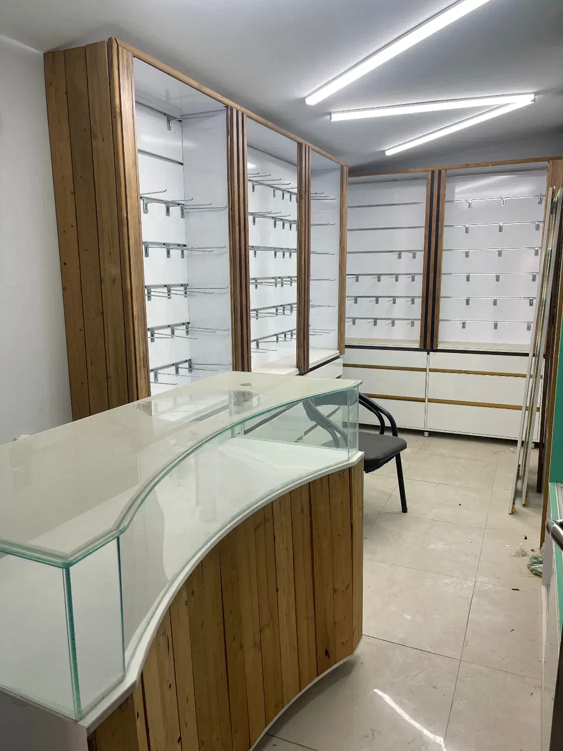 اجاره اتاق در سالن آرایشگاه|اجارهٔ مغازه و غرفه|تهران, سازمان برنامه جنوبی|دیوار