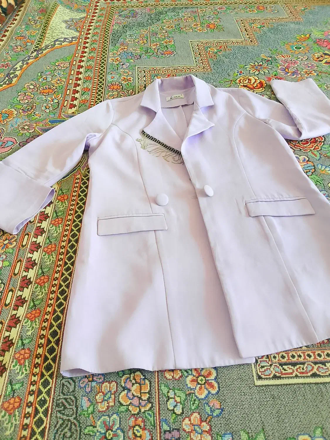 کت مجلسی|لباس|قم, شهر قائم|دیوار