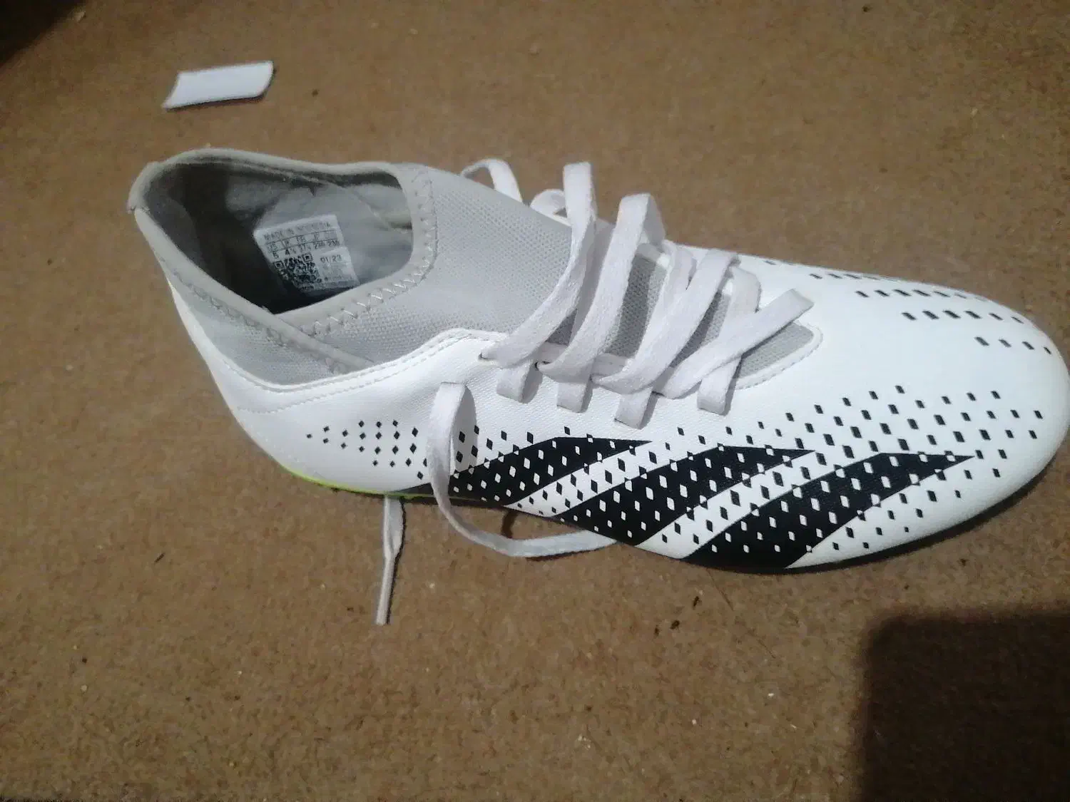 کفش فوتبال adidas|تجهیزات ورزشی|شیراز, ترمینال باربری|دیوار