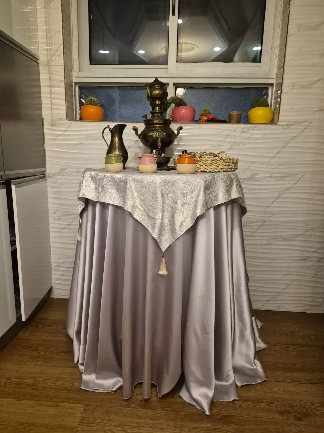 میز خاطرها|بوفه، ویترین، کنسول|شیراز, فرهنگ شهر|دیوار