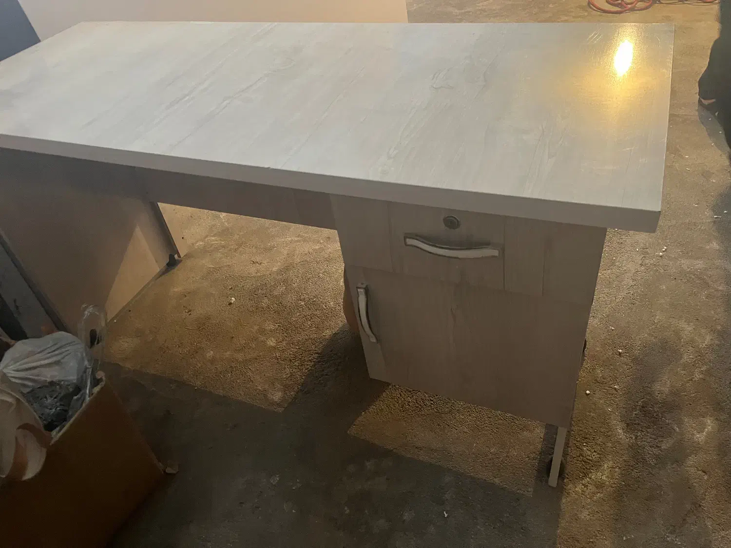 میز کار|مبلمان اداری|بجنورد, |دیوار