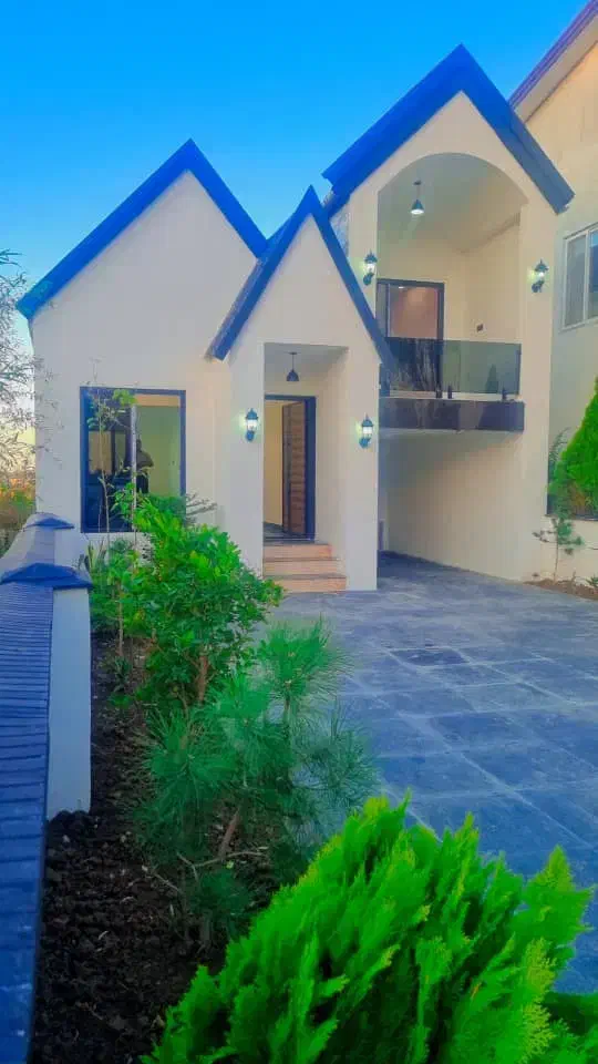 فروش ویلا نما انگلیسی شهرکی با لوکیشن عالی|فروش خانه و ویلا|چمستان, |دیوار