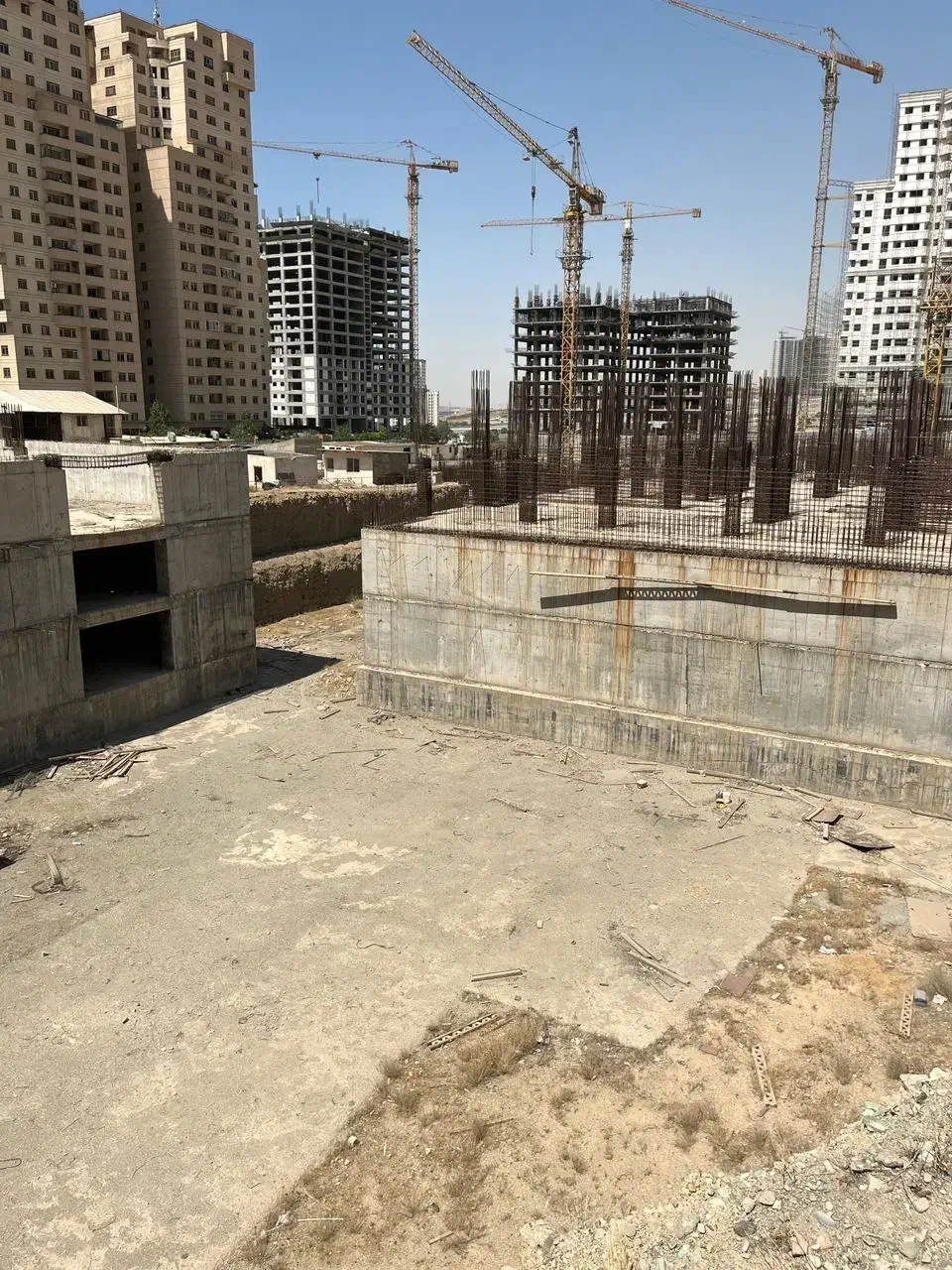 فروش واحد ۶۰ تا ۱۲۰ متری/دریاچه|فروش آپارتمان|تهران, گلستان (شهرک راه آهن)|دیوار