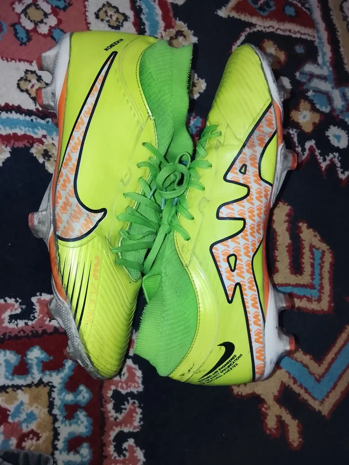 کفش فوتبال|کیف، کفش، کمربند|یاسوج, |دیوار