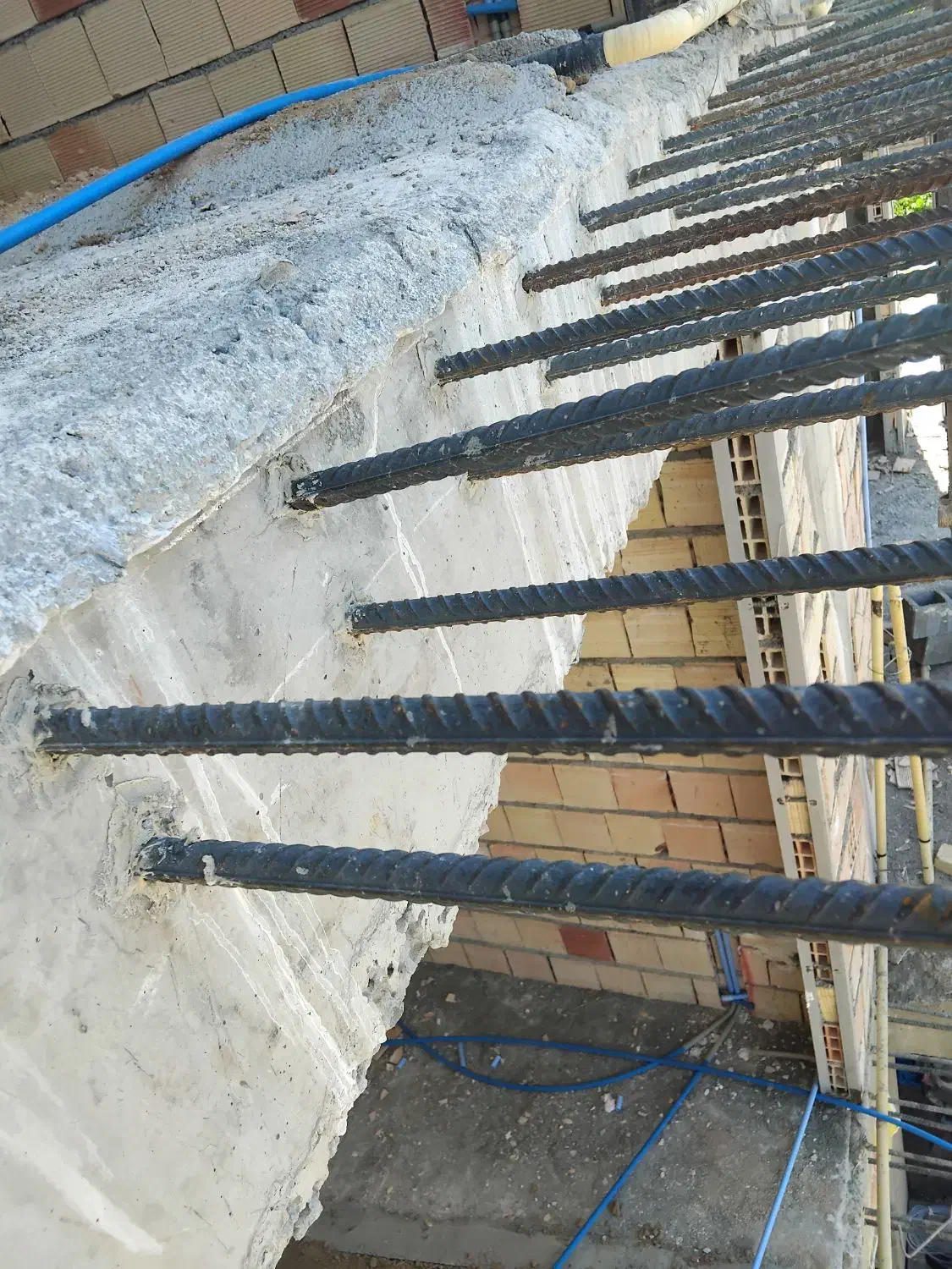 کاشت میلگرد تخریب بتن انفجار سنگ وبتن|خدمات پیشه و مهارت|بجنورد, |دیوار