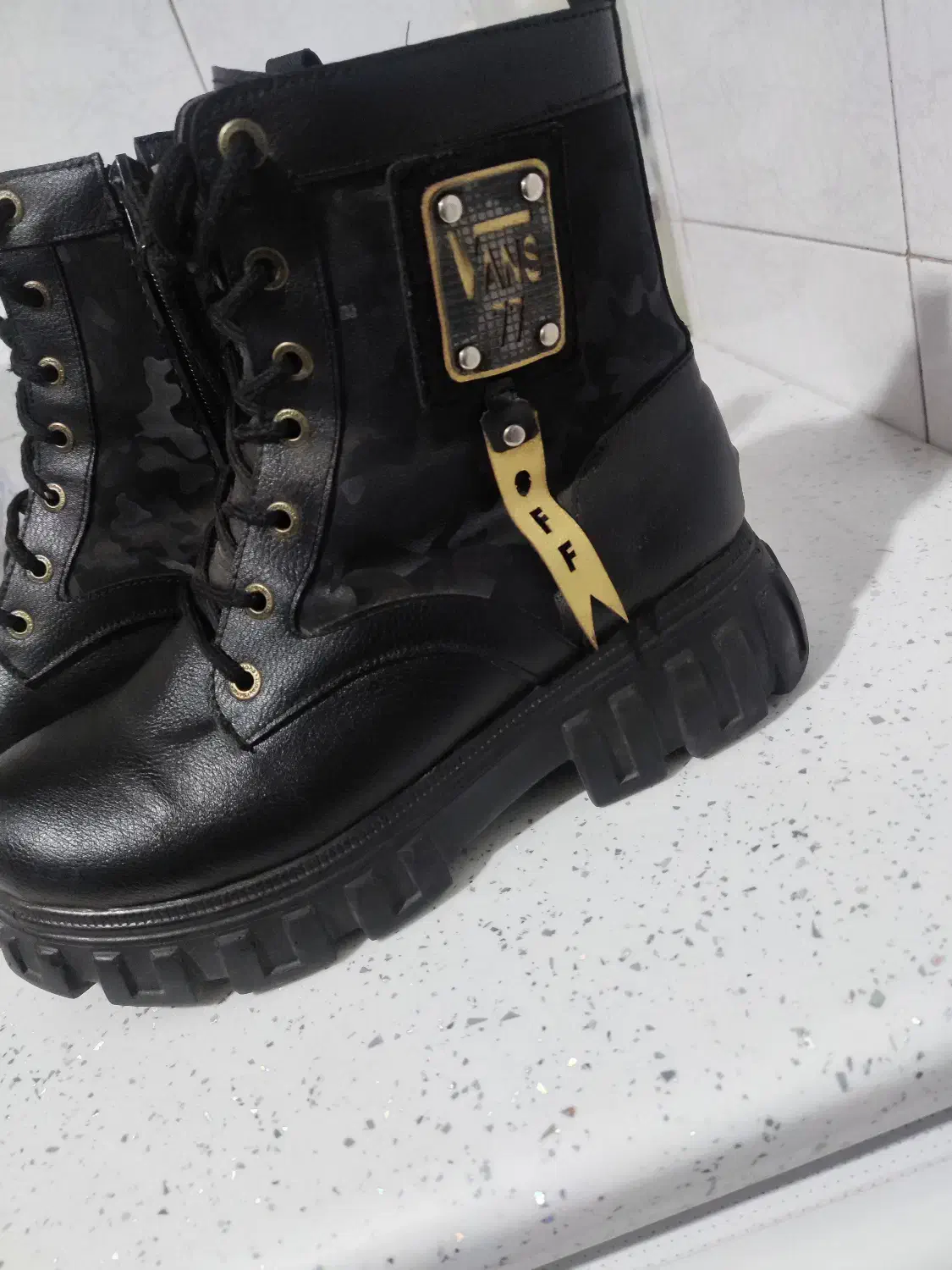 نیم بوت|کیف، کفش، کمربند|پاکدشت, پاکدشت (مامازند)|دیوار