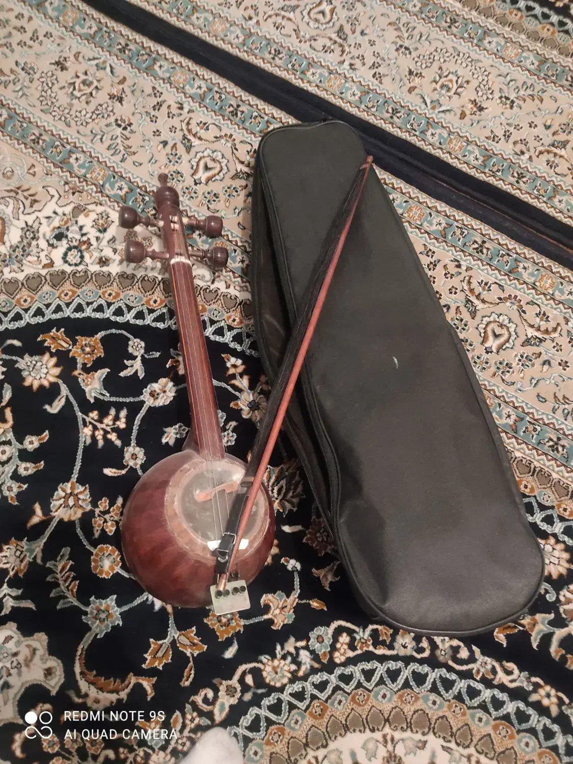 تار و کمانچه|سازهای سنتی|نهاوند, |دیوار
