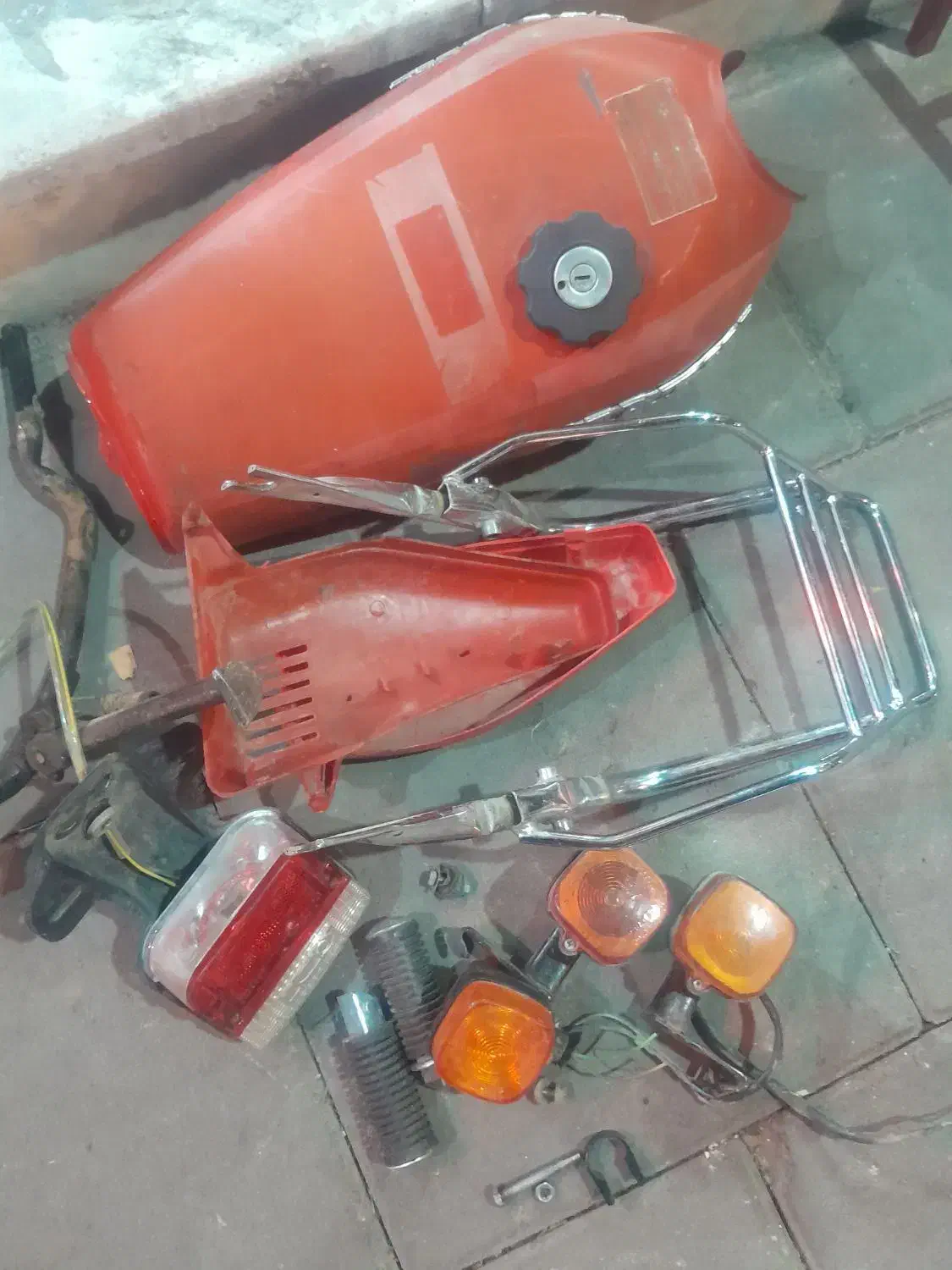 لوازم موتور کاربرات تکبندهندل آینه وسرسیلندر|قطعات یدکی و لوازم جانبی|قزوین, |دیوار