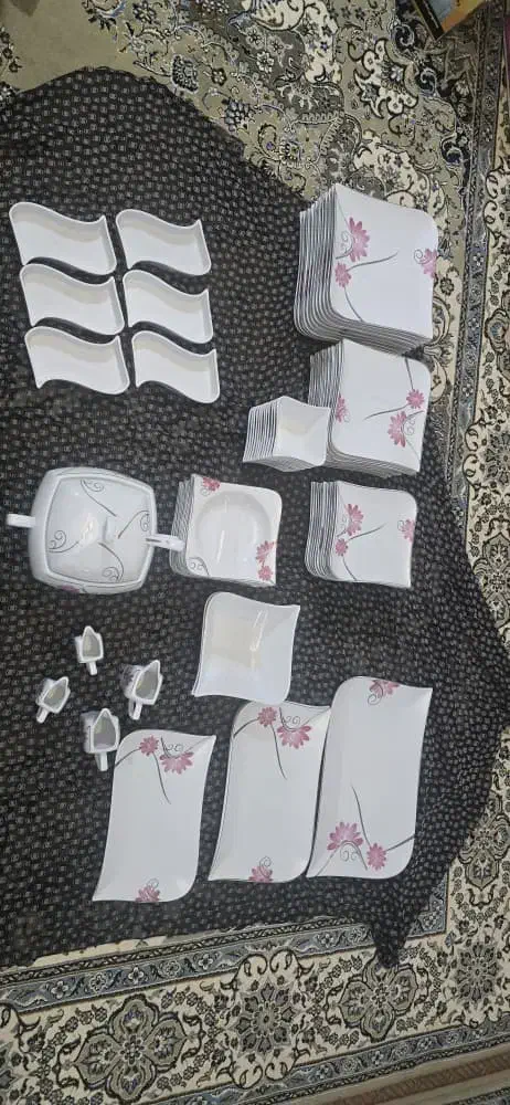 بلور چک تزئینی غذاخوری ۱۲نفره|ظروف سرو و پذیرایی|اصفهان, مشکین|دیوار