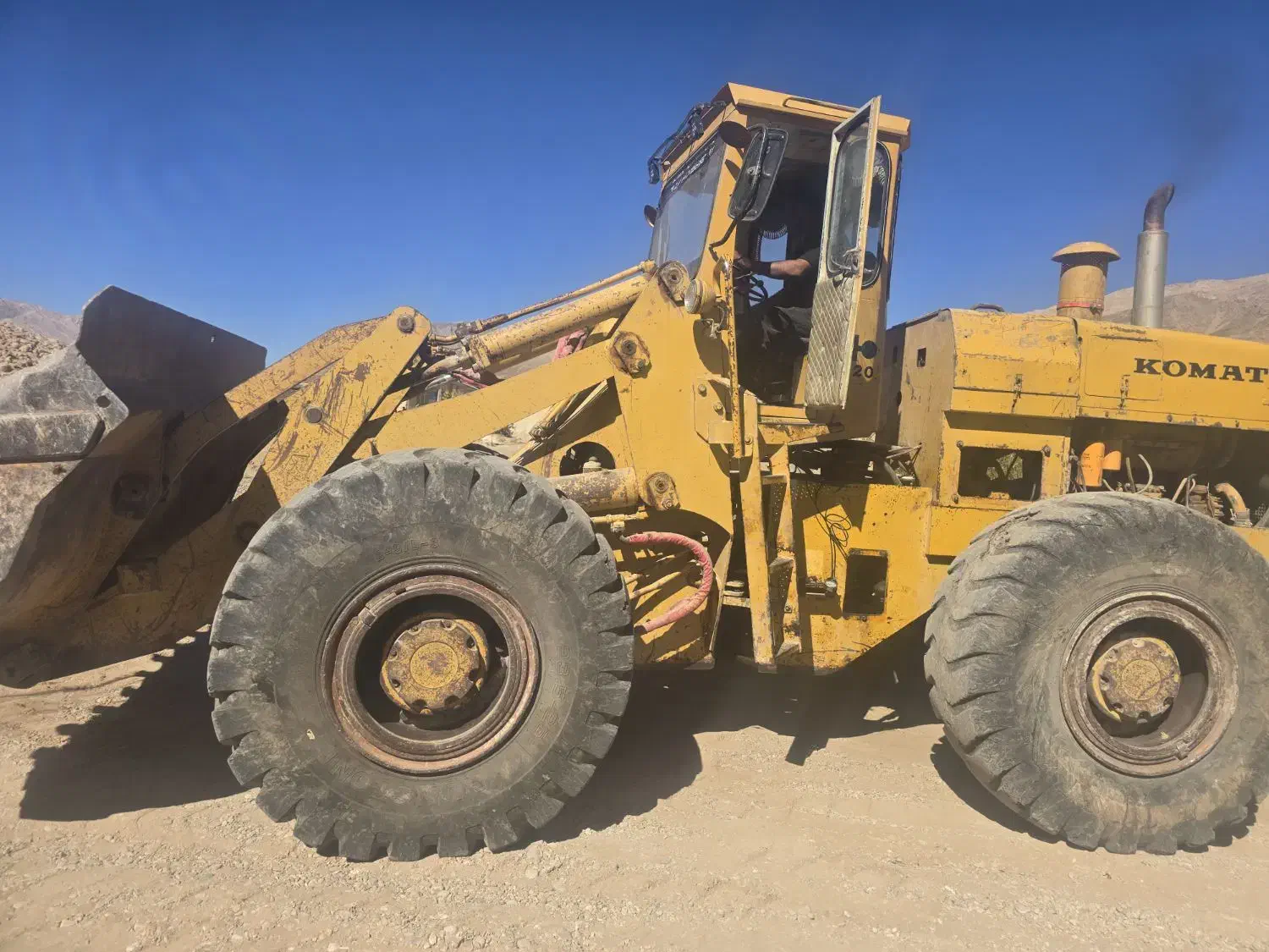 لودر کوماتسو ۱۲۰|خودرو سنگین|صمصامی, |دیوار