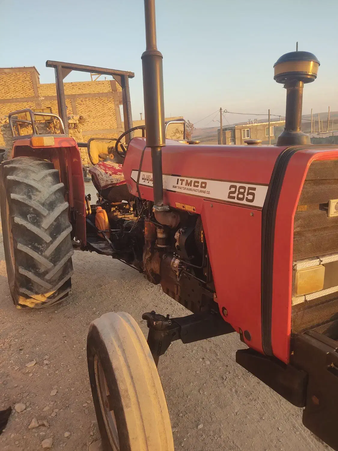 فروش تراکتور ۲۸۵|خودرو سنگین|سقز, |دیوار