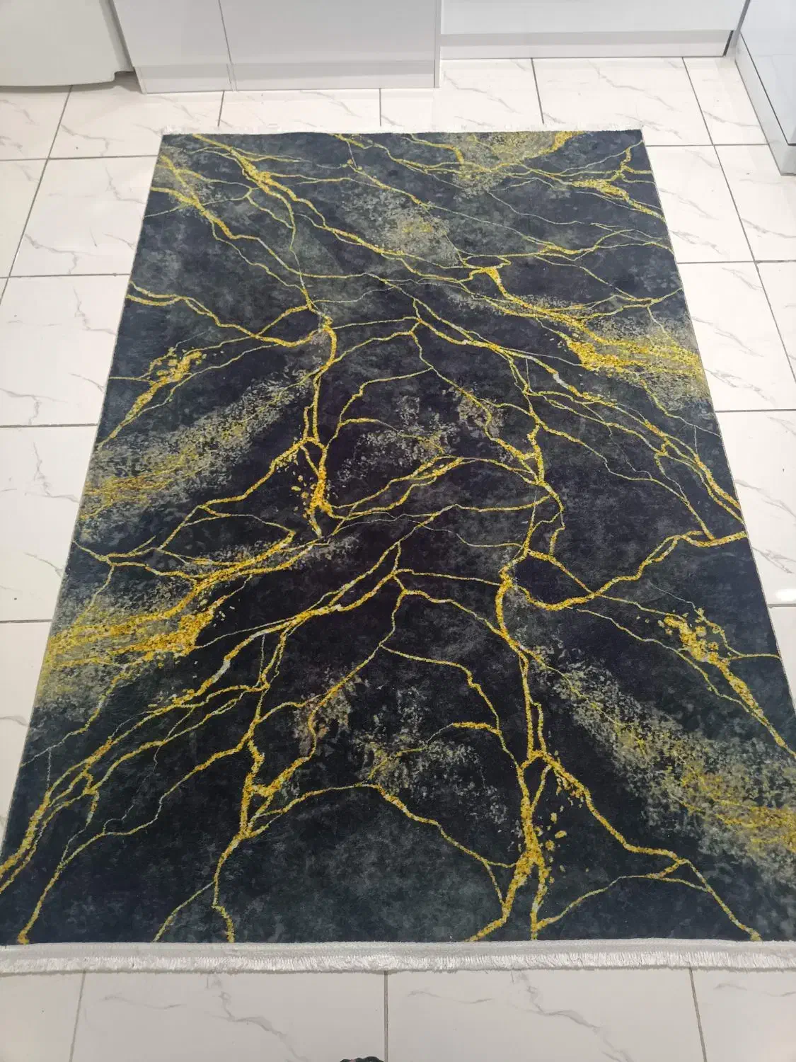 قالیچه ماشینی (۴متری) قیمت مناسب|فرش|شاهدشهر, |دیوار