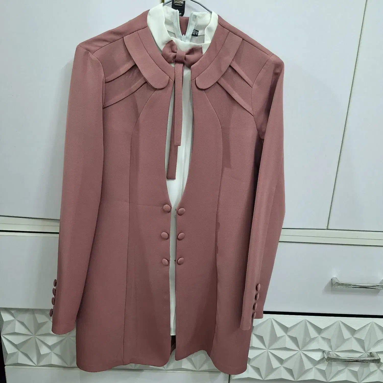 کت مجلسی|لباس|قم, لسانی|دیوار