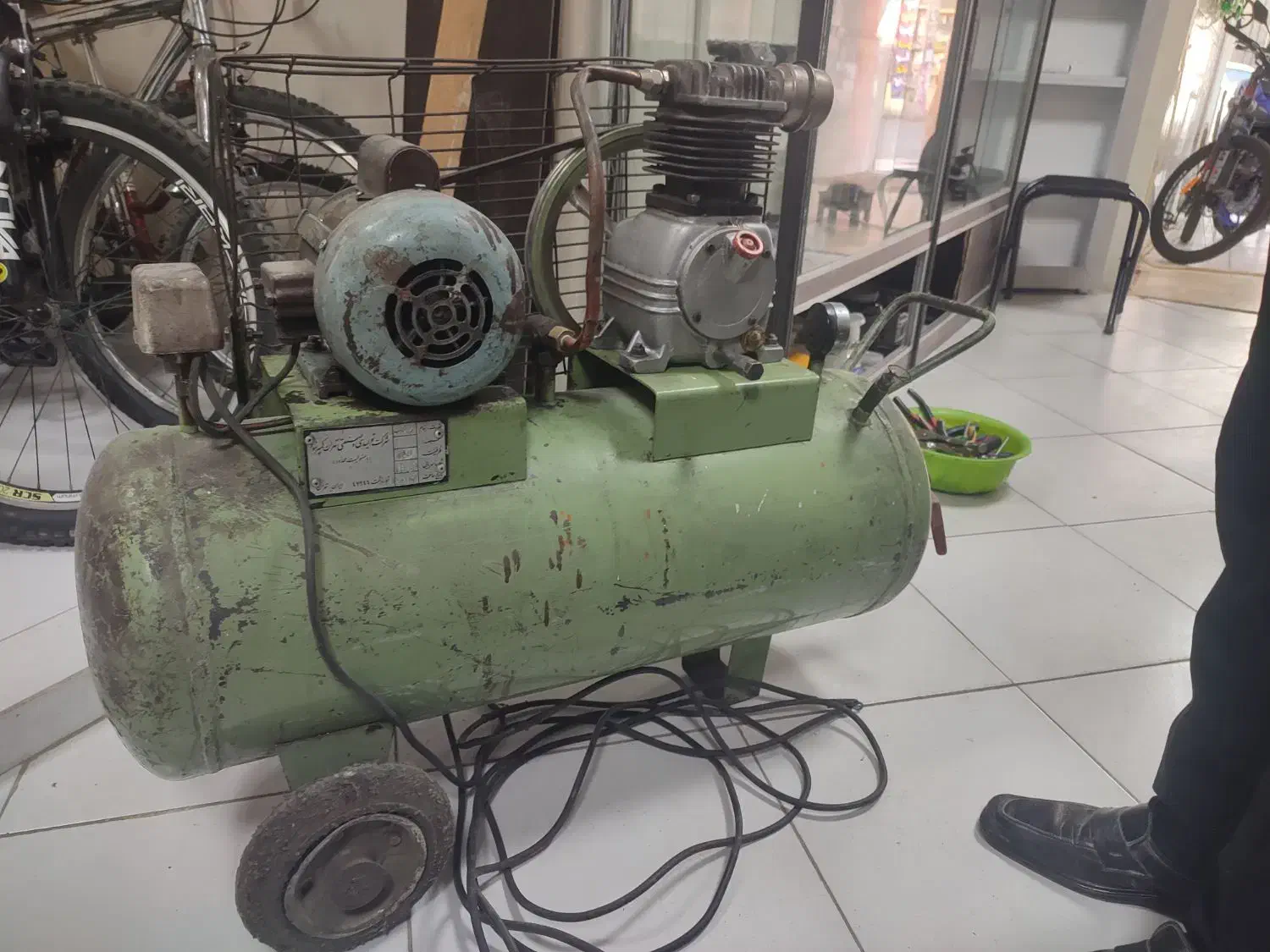 پمپ باد ۱۰۰لیتری|ابزارآلات|کرج, ساسانی (قلمستان)|دیوار