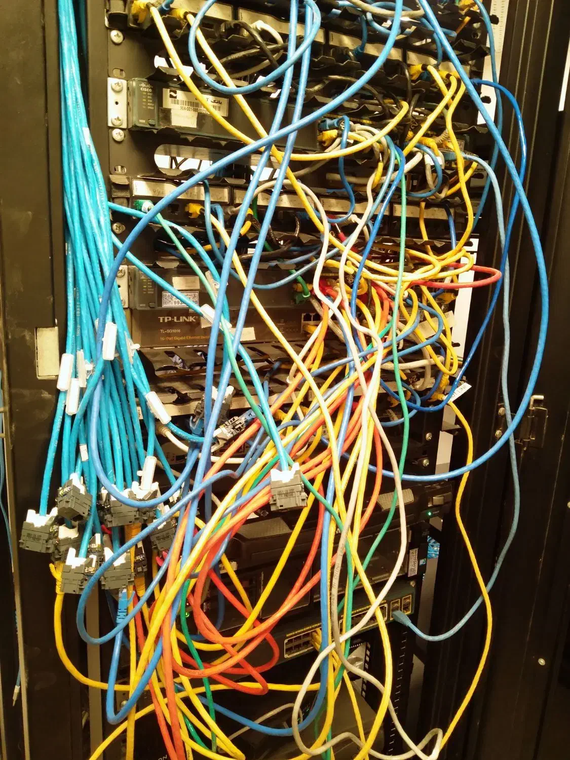 نصب دوربین و دزدگیرواعلام حریق آیفون تصویری|خدمات پیشه و مهارت|مشهد, جانباز|دیوار