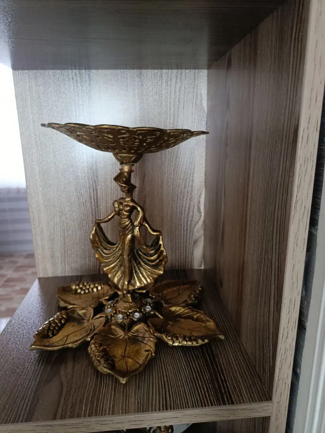 هفت‌سین|مجسمه، تندیس، ماکت|اقبالیه, |دیوار