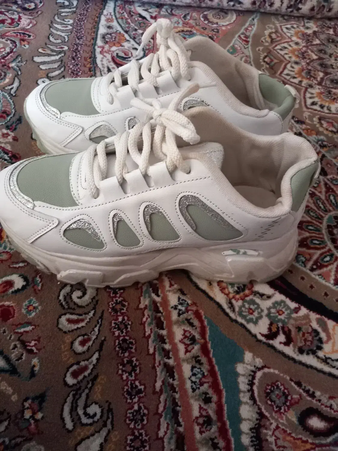 کفش اسپرت لژ دار|کیف، کفش، کمربند|کبودرآهنگ, |دیوار