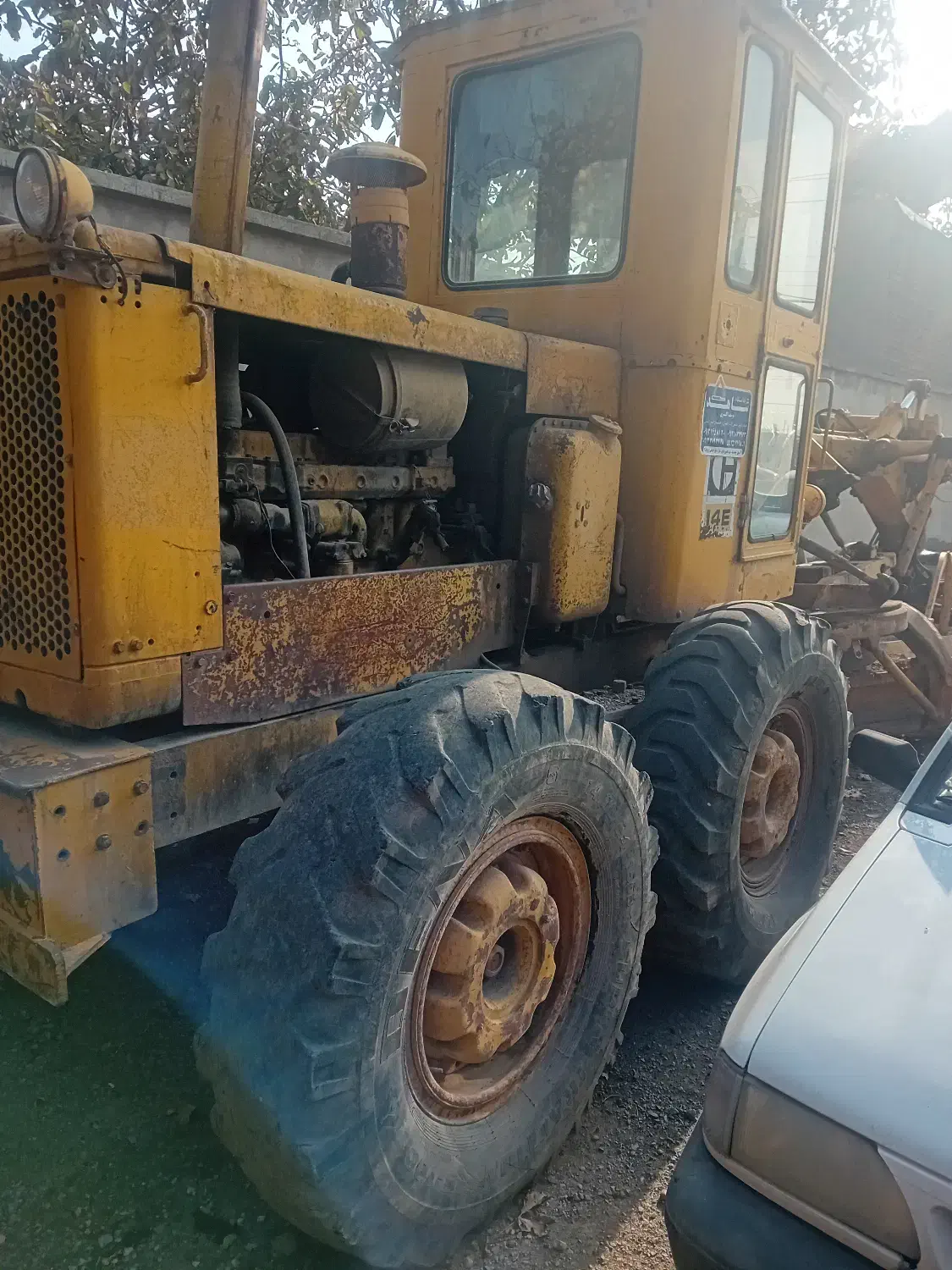 گیرادل|خودرو سنگین|خوی, |دیوار