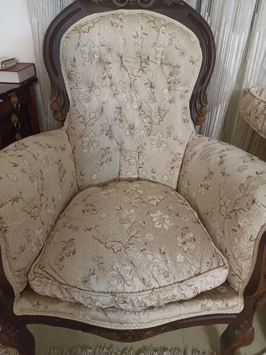 مبل هفت نفره|مبلمان خانگی و میز عسلی|گلبهار, شهر جدید گلبهار|دیوار