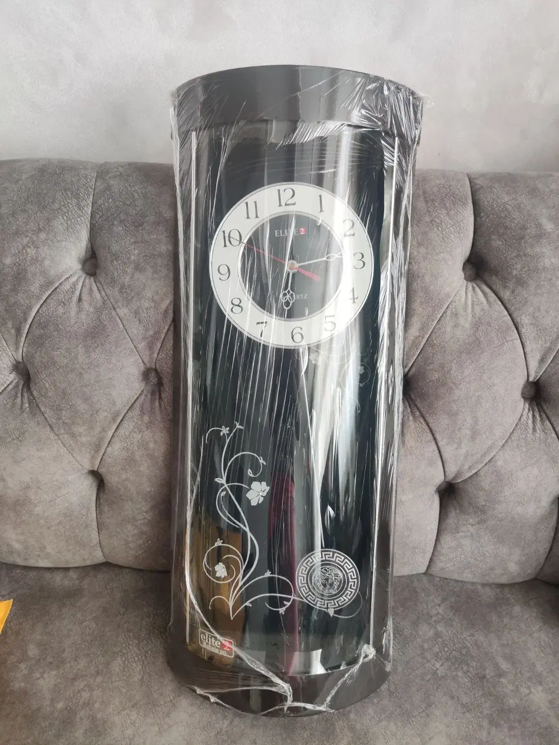 ساعت دیواری و پشتی در حد نو|پشتی|آبیک, |دیوار