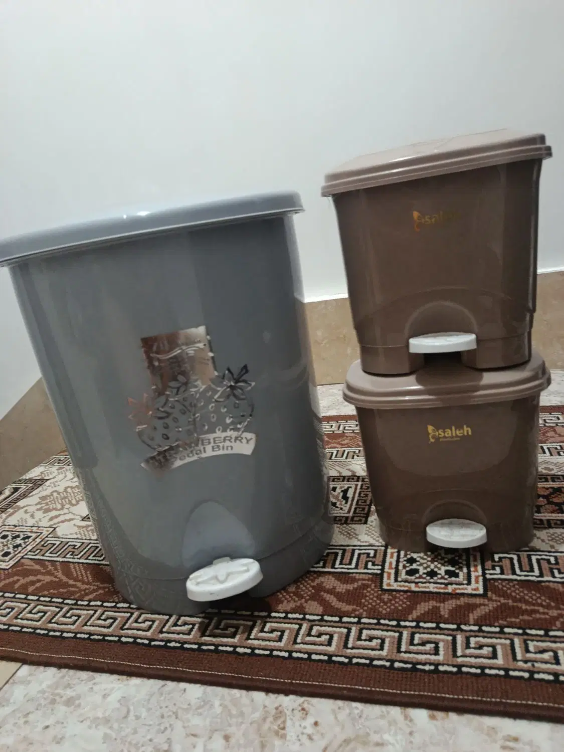 سطل|ظروف نگهدارنده، پلاستیکی، یکبارمصرف|خوی, |دیوار