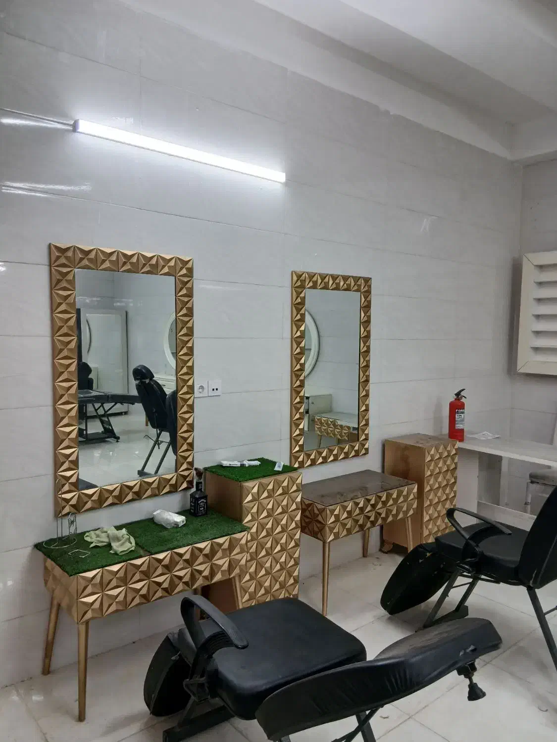 تمامی وسایل سالن آرایشگاهی|آرایشگاه و سالن‌های زیبایی|کرمانشاه, |دیوار