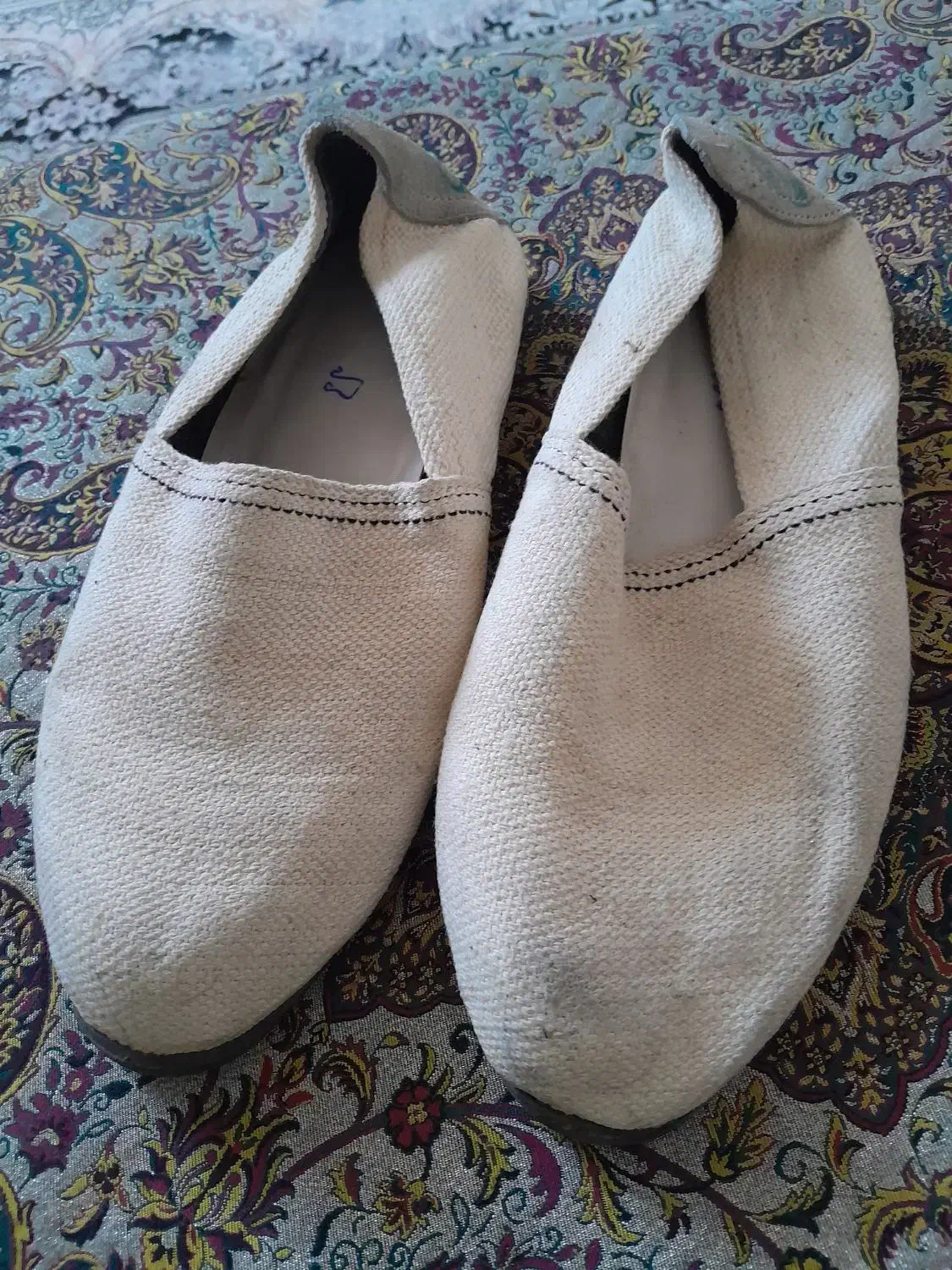 کتونی بوت وگیوه|کیف، کفش، کمربند|شاهینشهر, خانه کارگر|دیوار