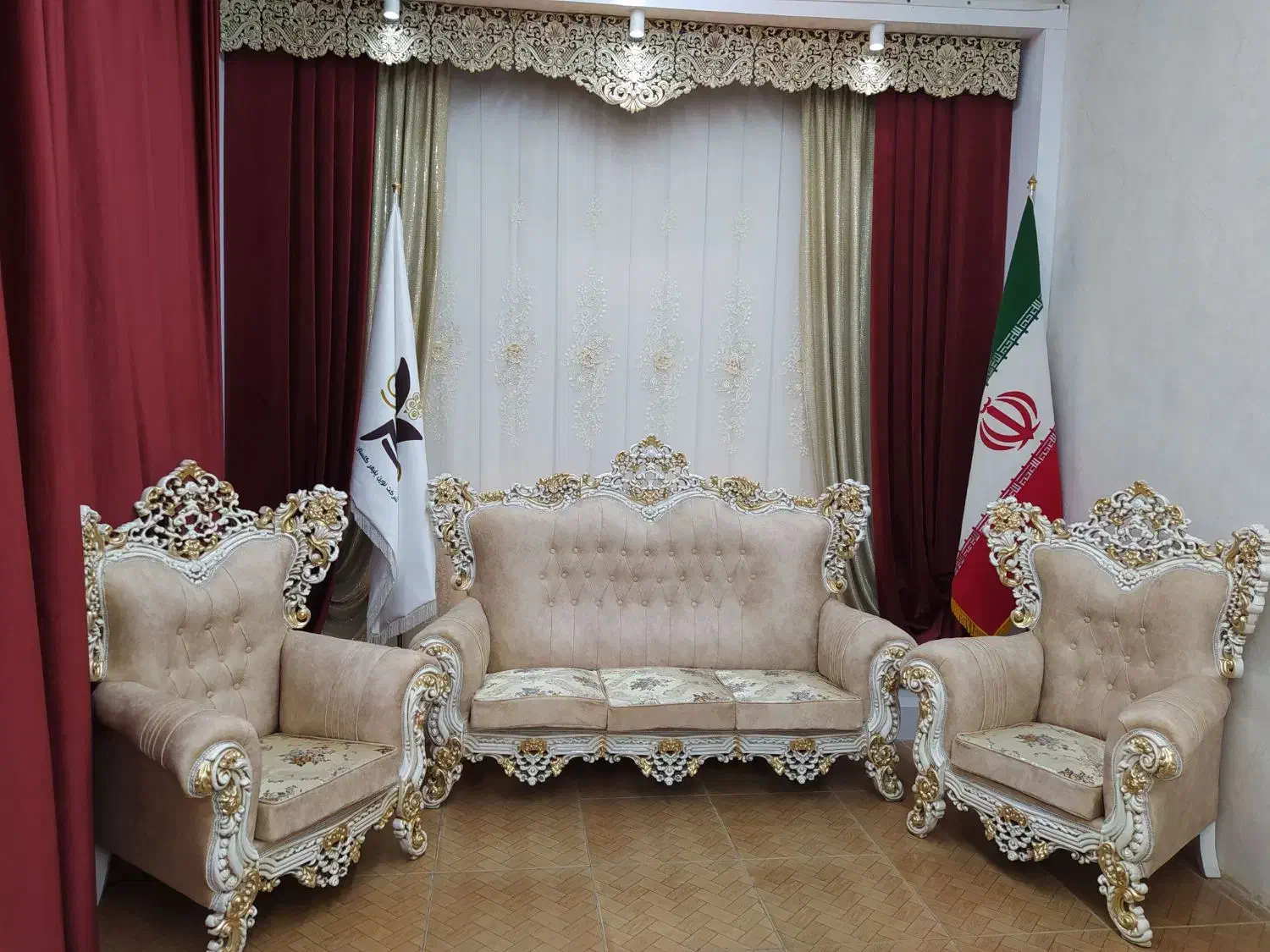 مبل النا . بلک فرایدی واقعی|حراج|اصفهان, دهنو|دیوار