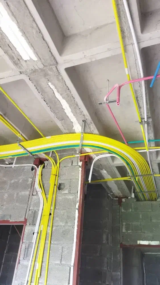 مجری برق ساختمان و دوربینهای مداربسته|خدمات پیشه و مهارت|بابلسر, |دیوار