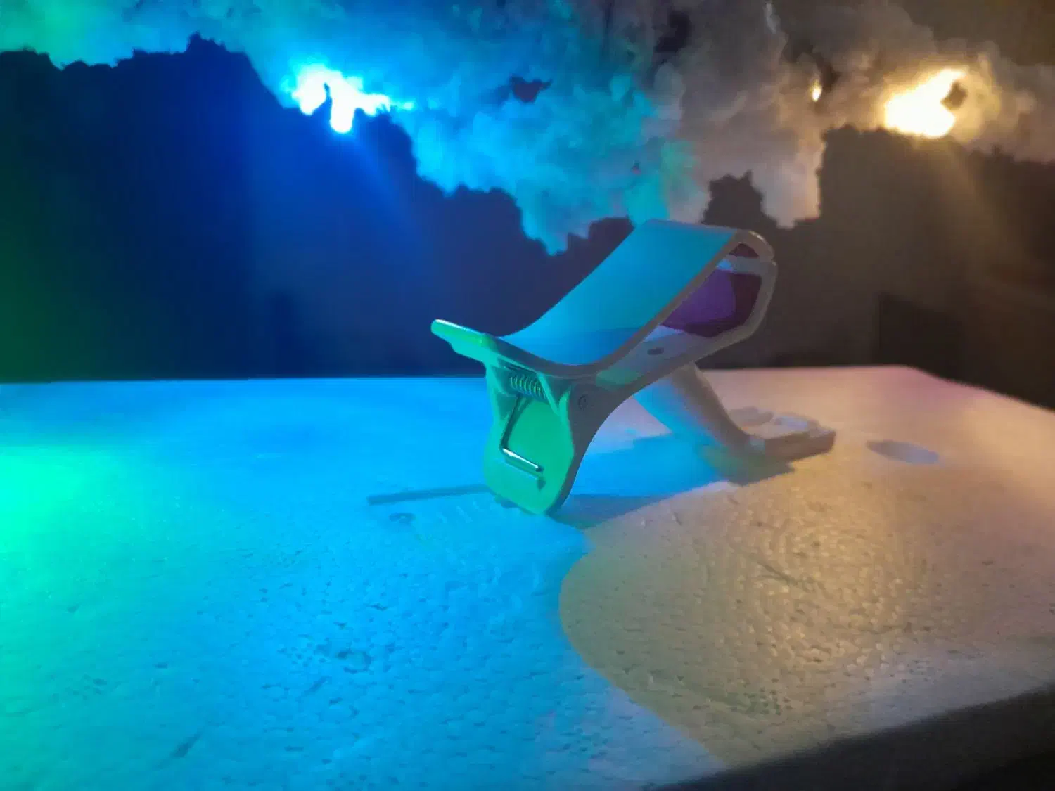 په باد|دوربین عکاسی و فیلم‌برداری|خمینی‌شهر, |دیوار