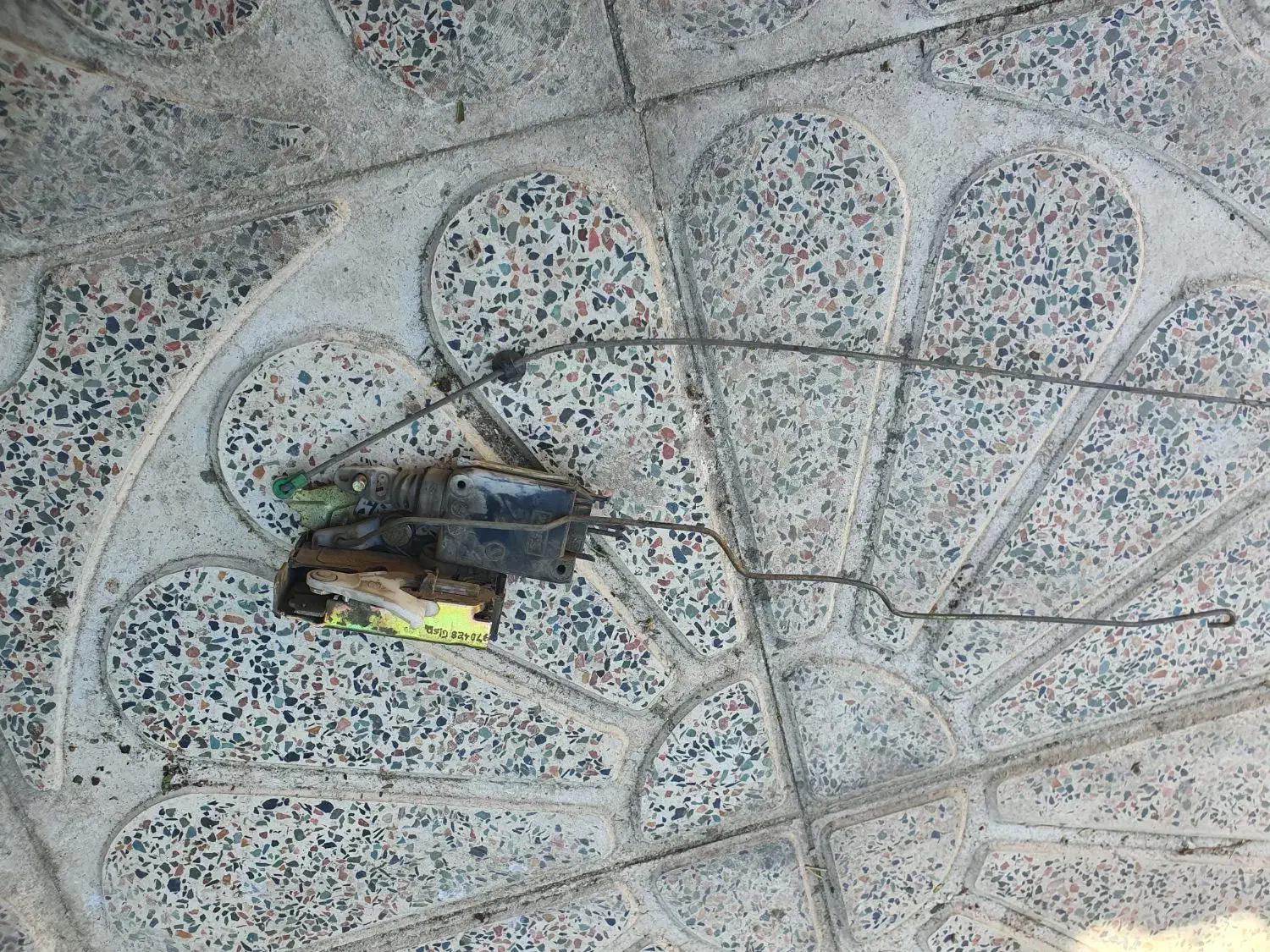 شیشه بالابر۴۰۵ برقی و دستی قفل درب۴۰۵|قطعات یدکی و لوازم جانبی|بروجرد, |دیوار