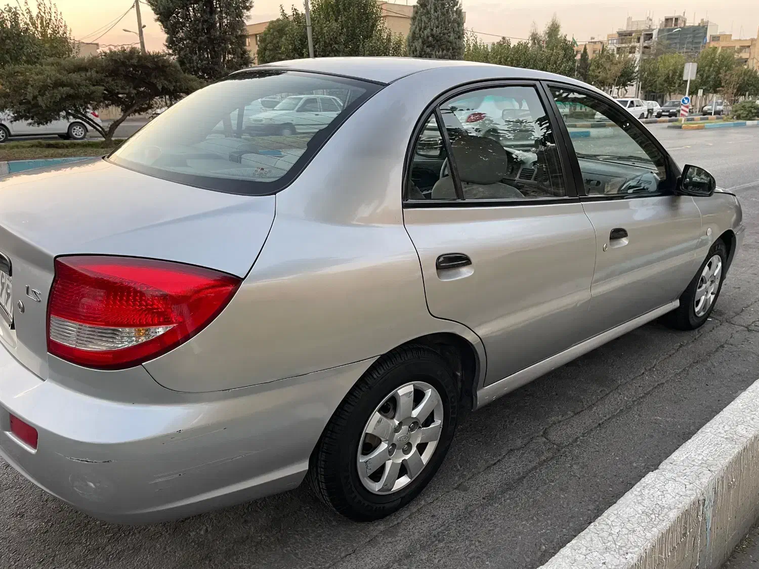 ریو مدل ۸۵|خودرو سواری و وانت|اصفهان, سعادت‌آباد|دیوار