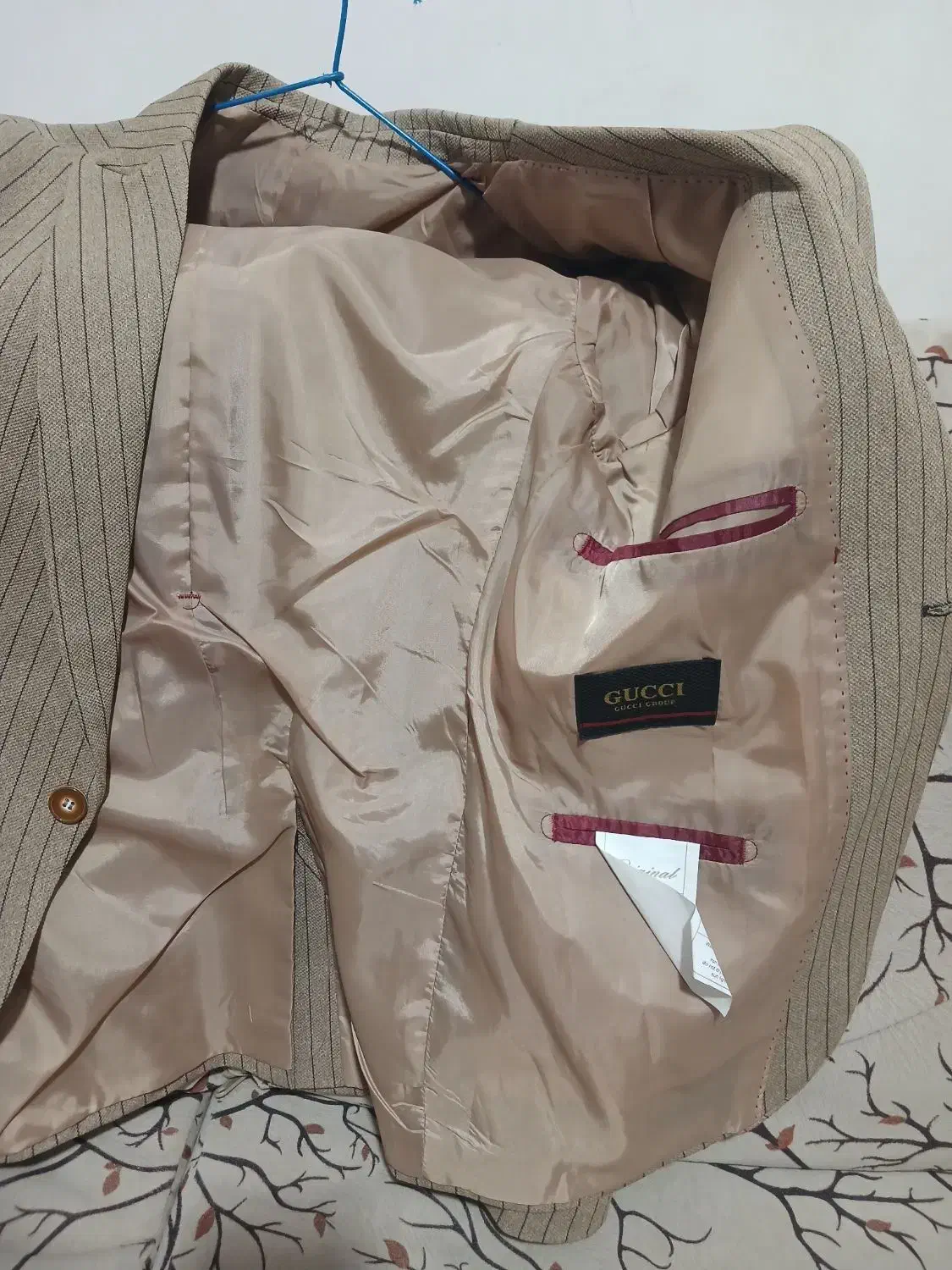 کُت پسرونه|لباس|بم, |دیوار