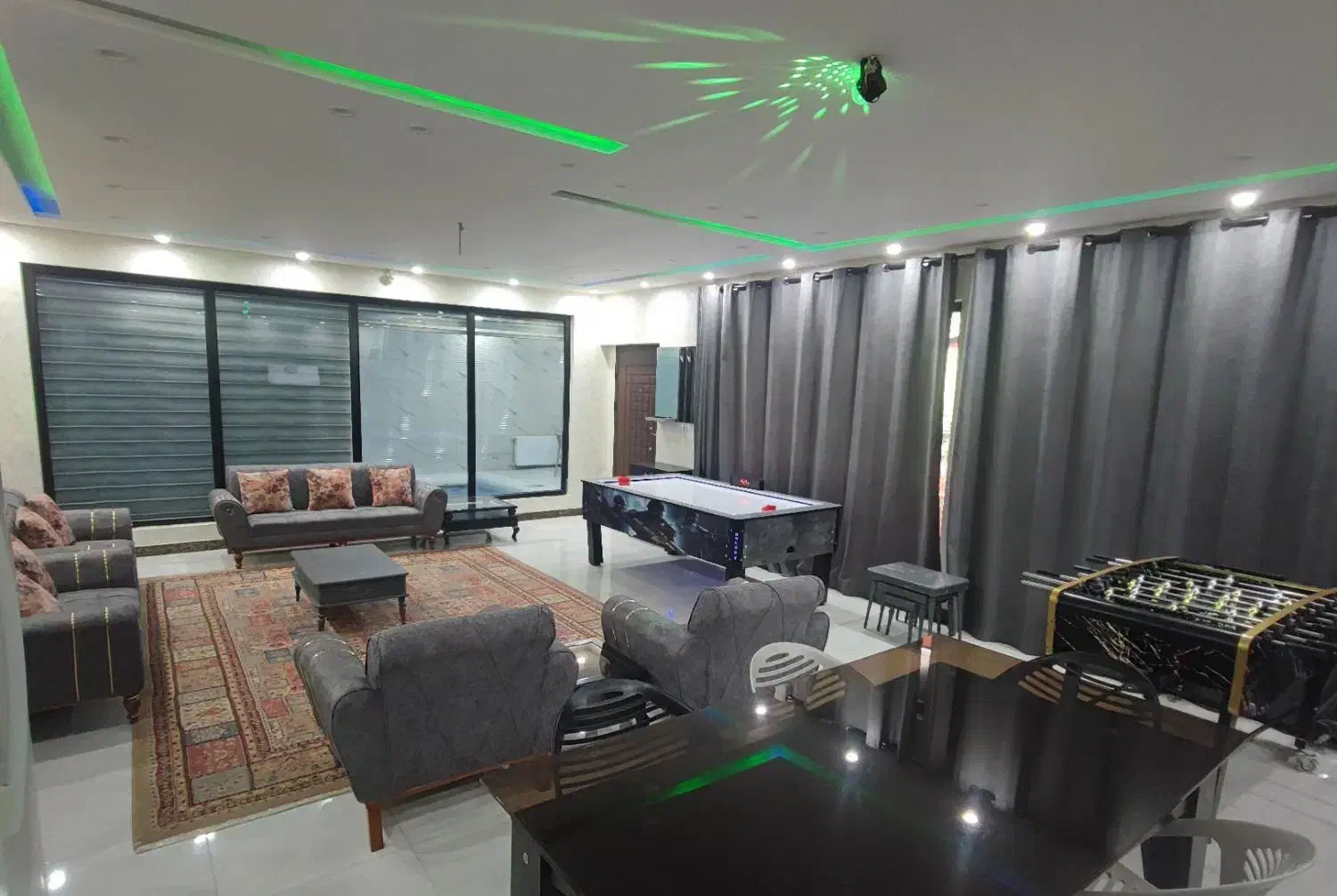 اجاره ویلا باغ در سهیلیه کردان استخر آبگرم|اجارهٔ کوتاهمدت ویلا و باغ|هشتگرد, تهران دشت|دیوار