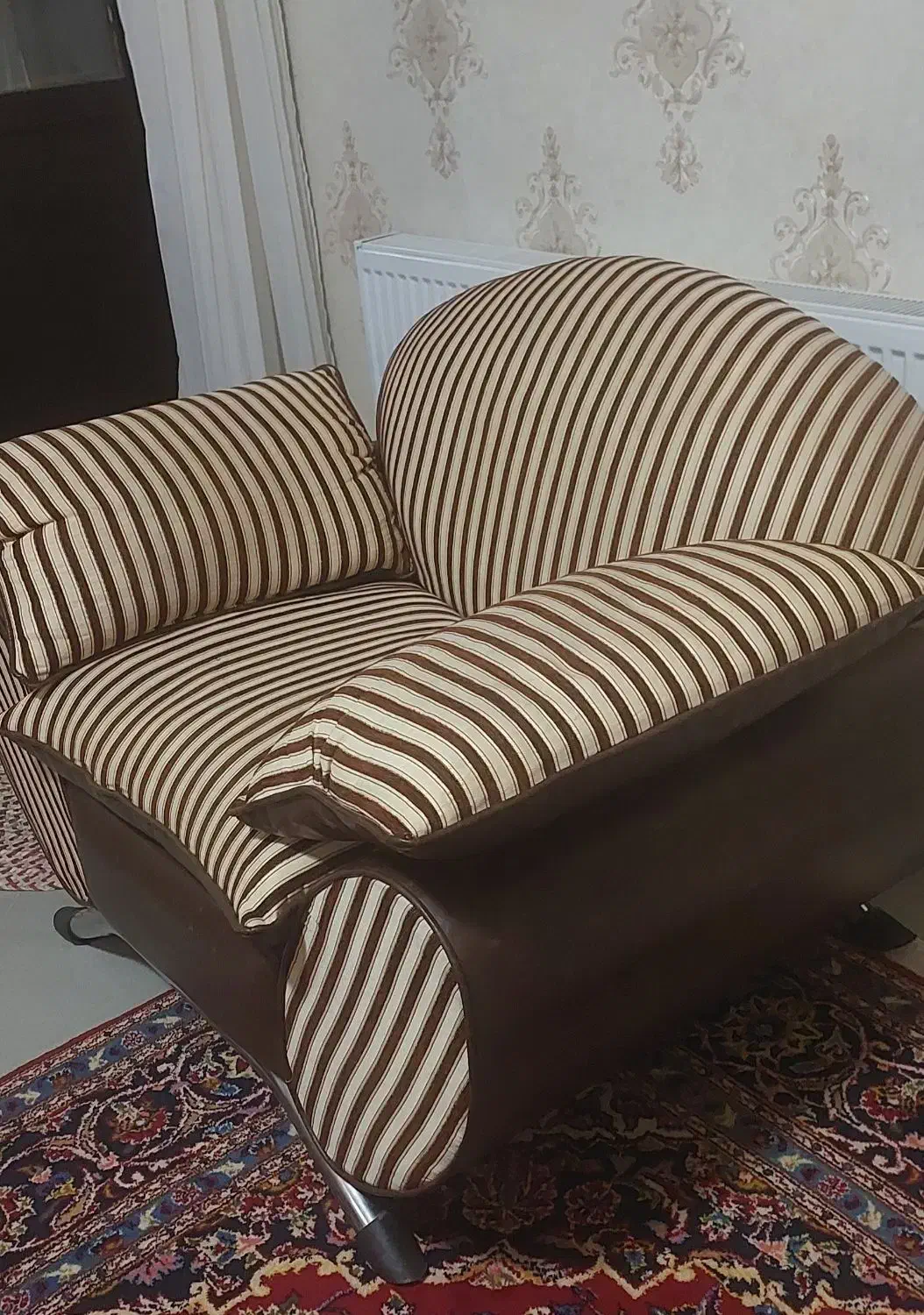 مبل یک نفره|مبلمان خانگی و میز عسلی|صدرا-فارس, فاز ۱|دیوار