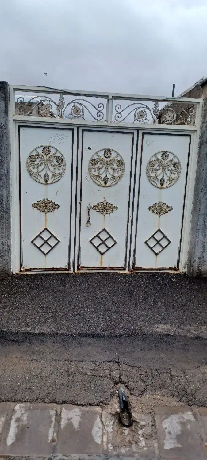 درب آهنی|مصالح و تجهیزات ساختمان|میانه, |دیوار